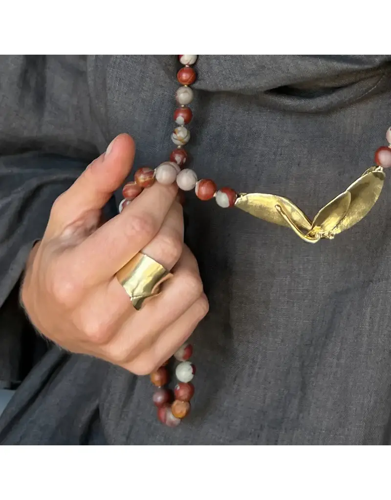 Round Noreena Jasper Bead Necklace with Leaves Clasp in Bronze