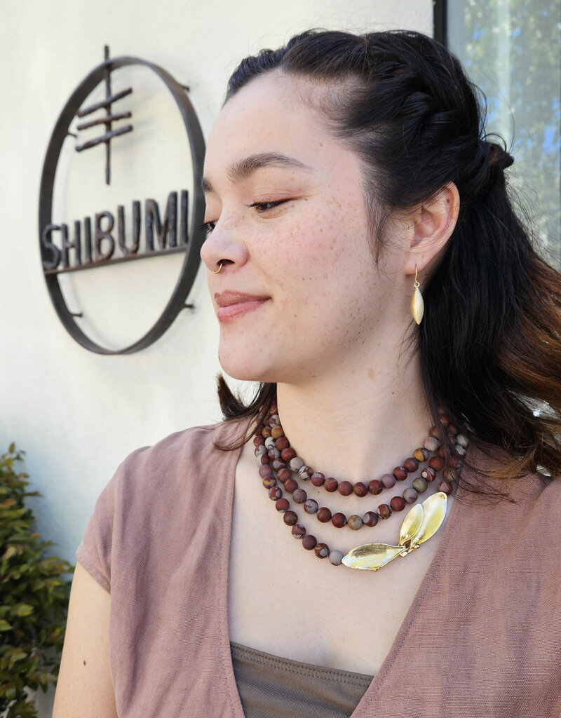 Round Noreena Jasper Bead Necklace with Leaves Clasp in Bronze