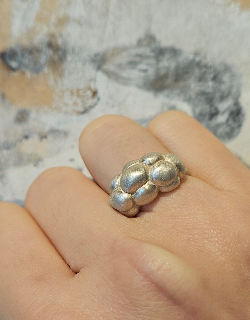 Epaisse Cluster Ring in Silver