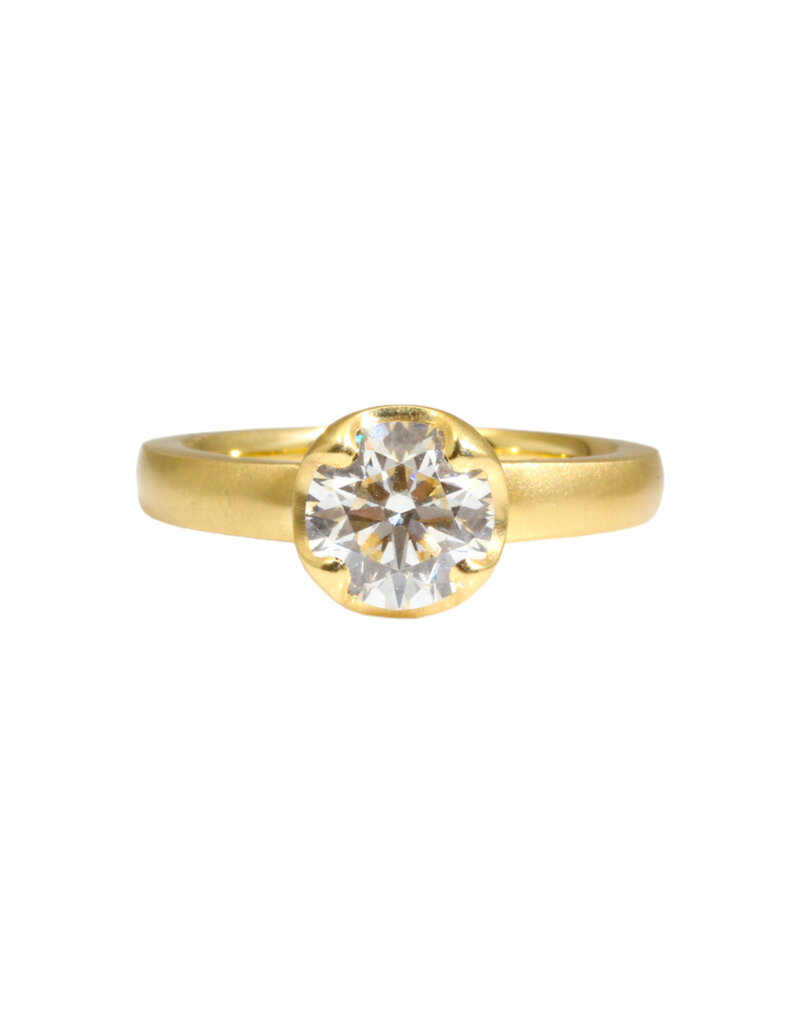 Scooped Prong Round Brilliant Diamond Ring in 18k Gold
