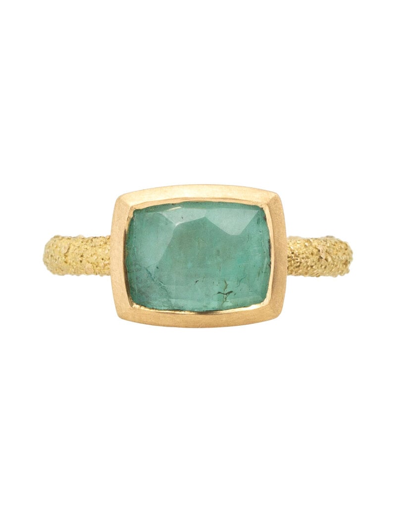 Rosecut Emerald Ring in Sand-Textured 18k Yellow Gold