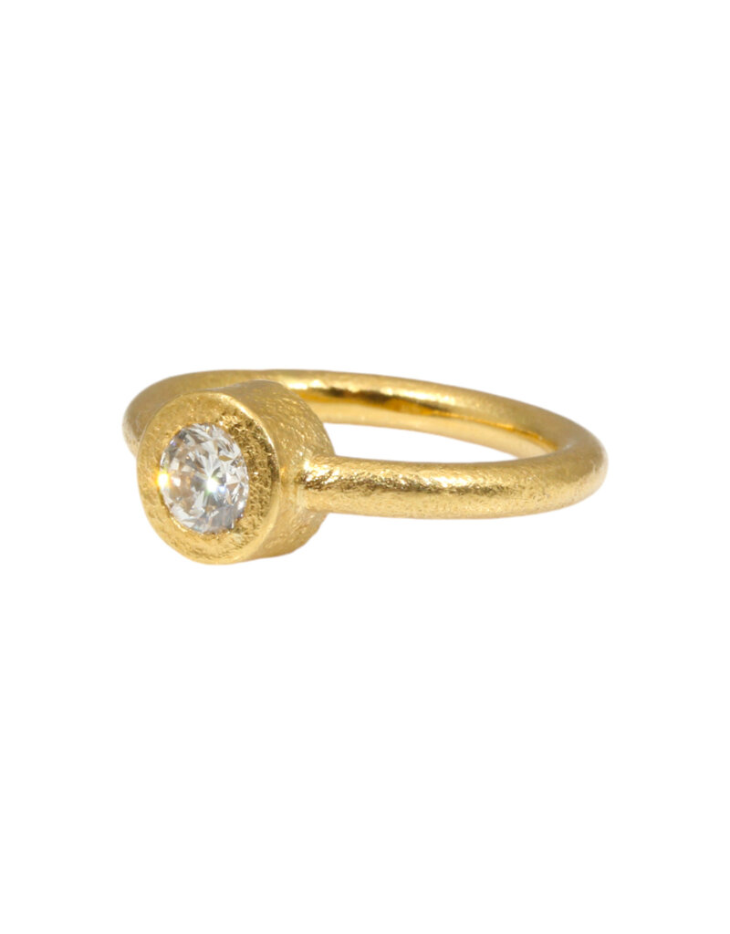 Estate Textured Round White Brilliant Diamond Ring in 22k