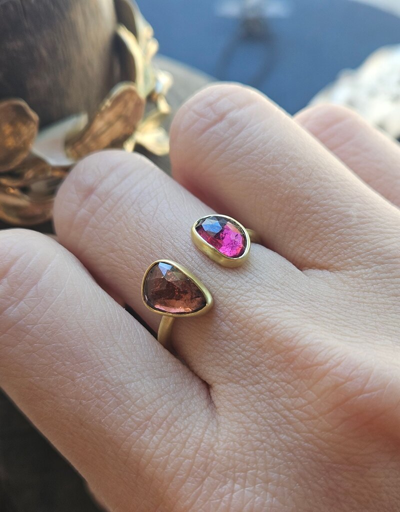 Open Double Organic Shape Pink Spinel Ring in 18k Gold - size 6.5