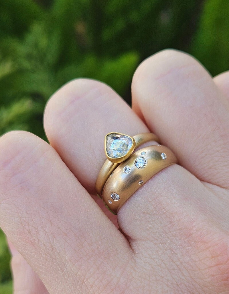 Olivia Shih Single Dome Ring with 11 Diamonds in 14k Gold