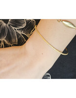 Round Sand Bangle in 18k Yellow Gold with White Diamonds
