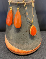 Carnelian Drop Earrings in 18k Yellow Gold