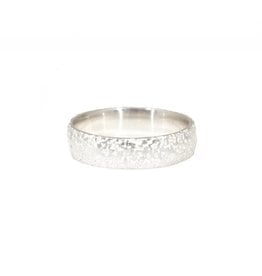 Hammered Sand Band in Silver