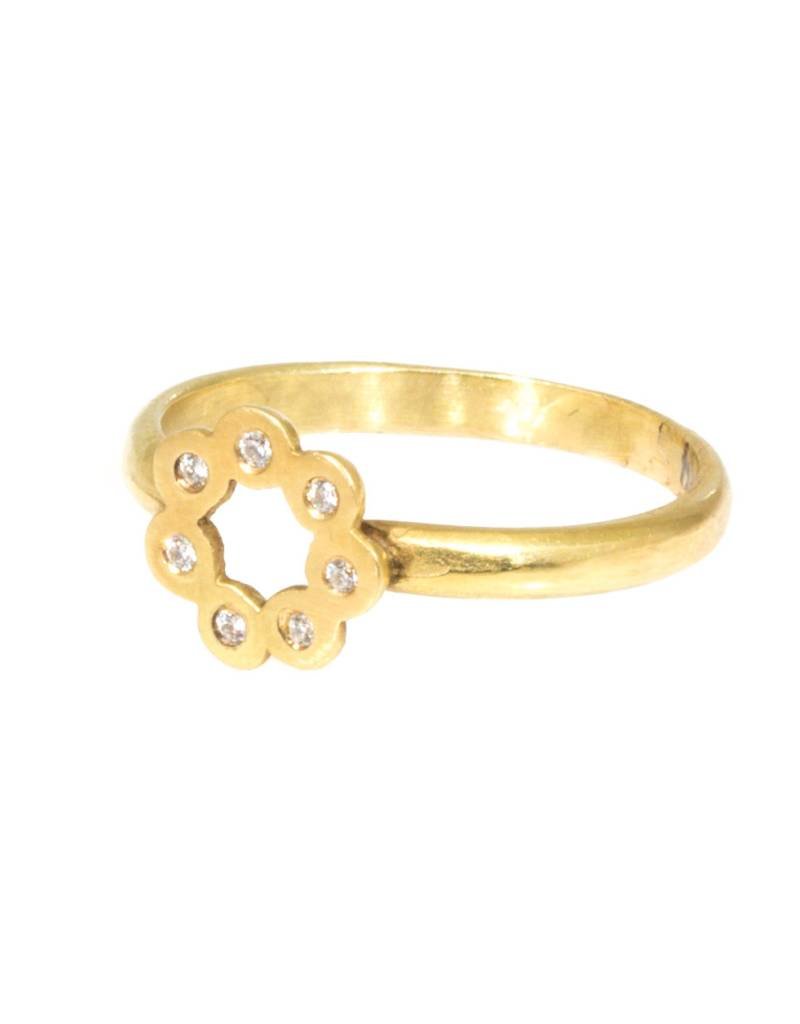 Flower Ring in 18k Yellow Gold with Diamonds