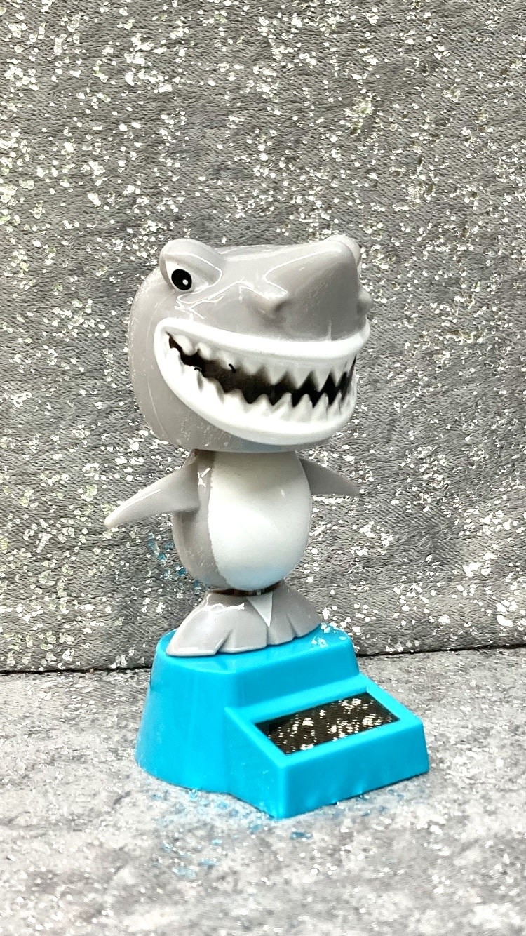 dk Hawaiian Collections Jiggler Shark Solar