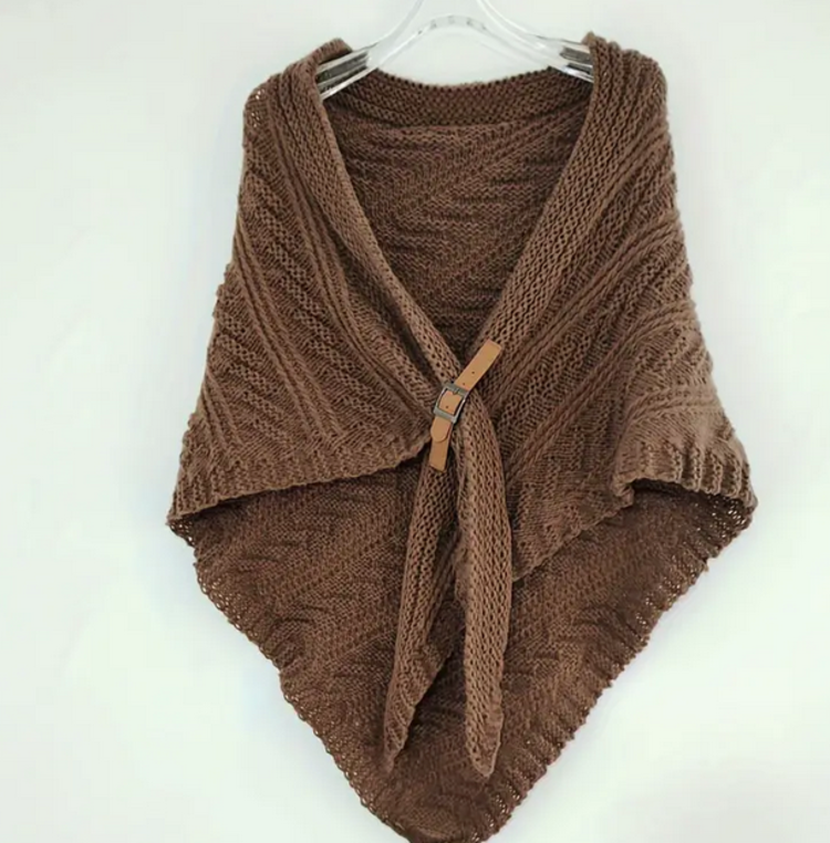 Triangle Scarf with Buckle