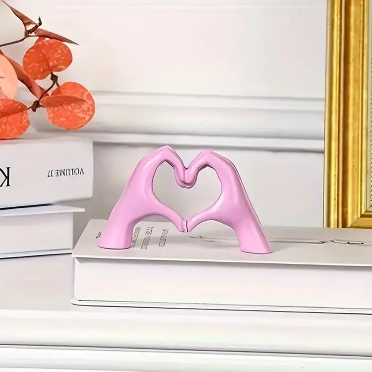 Mini Taylor Heart Hands Pink 2.3"