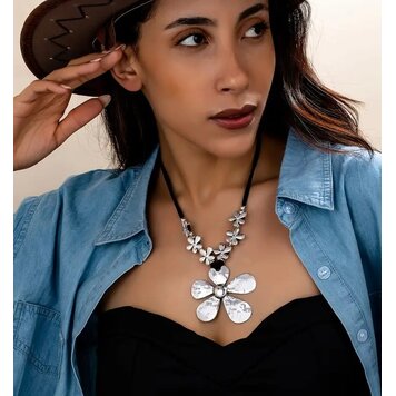 Boho Flower Necklace
