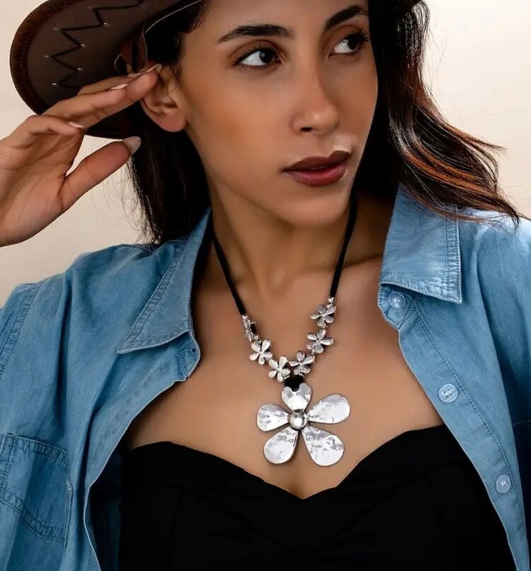 Boho Flower Necklace