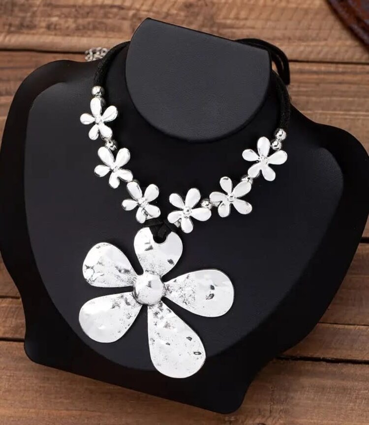 Boho Flower Necklace