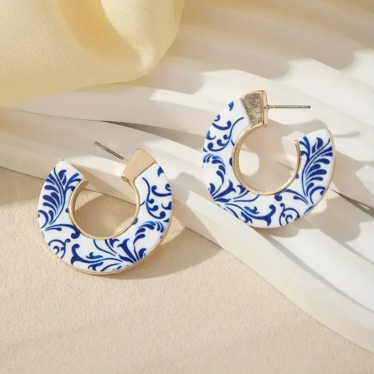 C-shaped Blue and White Earrings