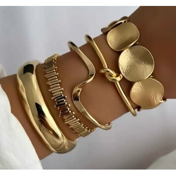 Gold Wave Knot  Bracelet Set