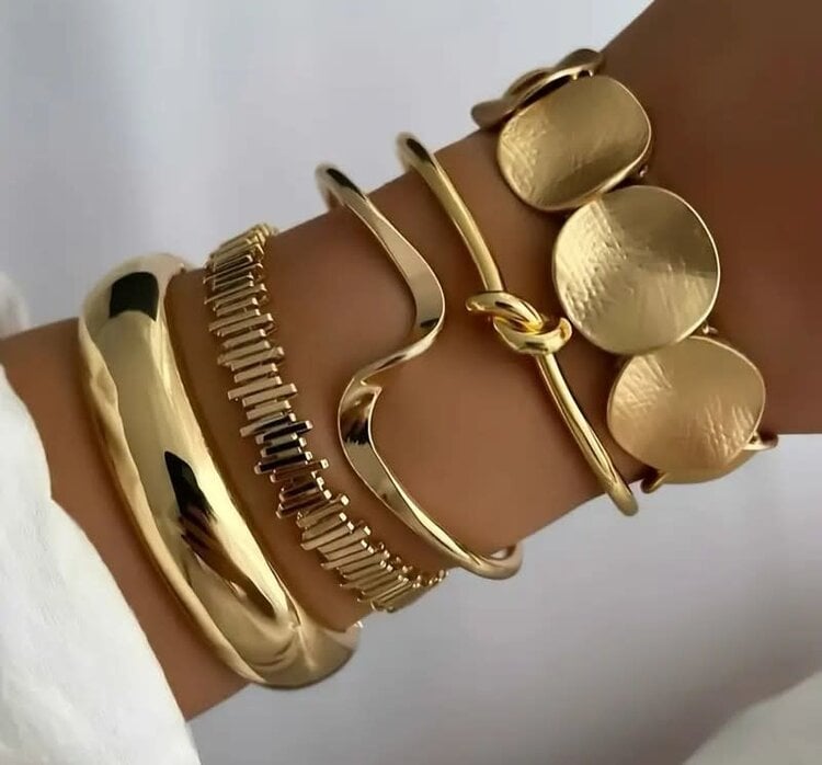 Gold Wave Knot  Bracelet Set