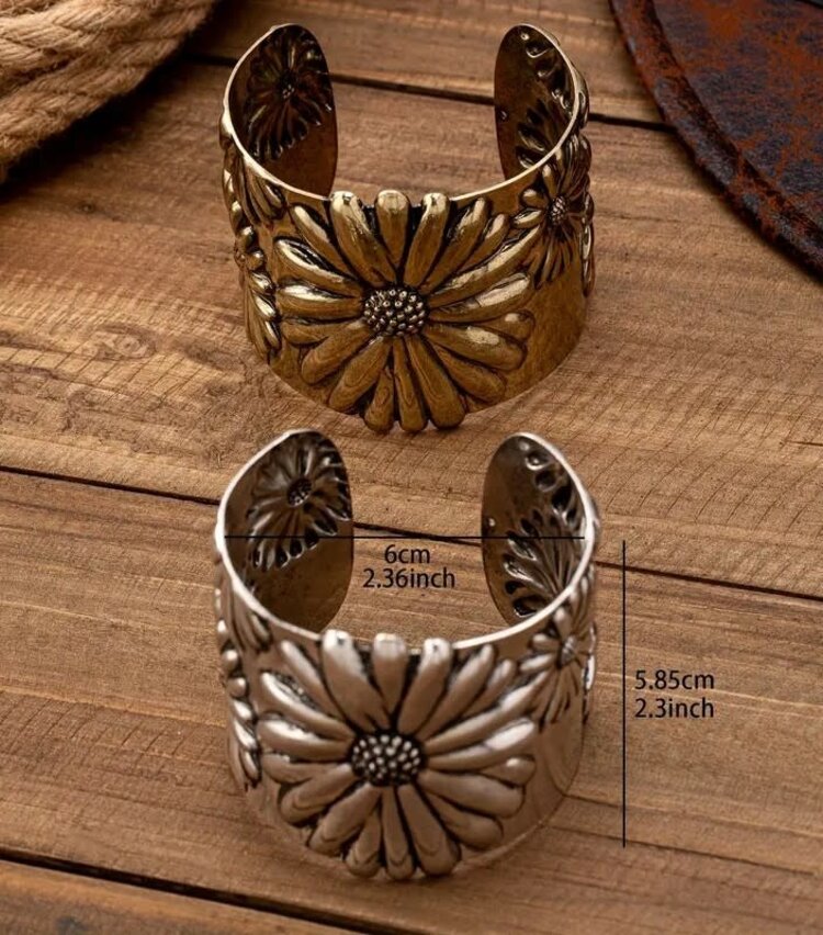 Vintage Daisy Cuff