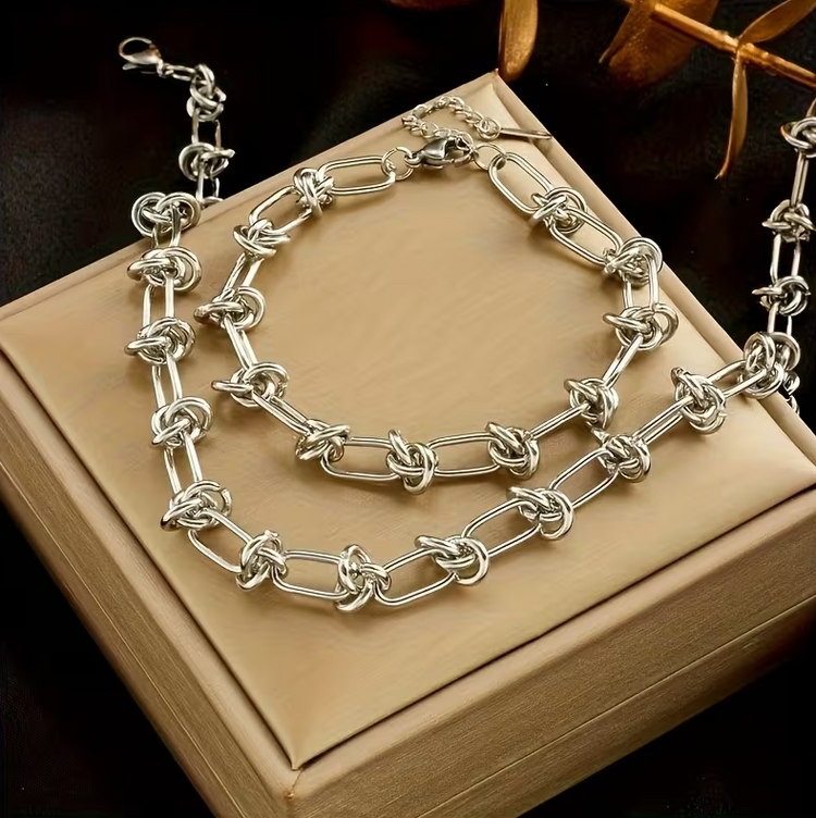 Large Knot Chain Necklace