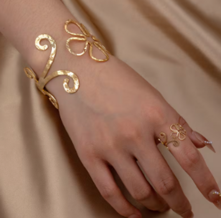 Hollow Out Flower Bangle and Ring Set