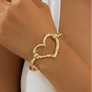Hollow Heart Bangle - gold
