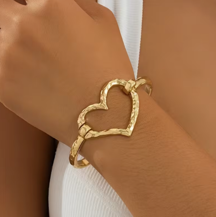 Hollow Heart Bangle - gold
