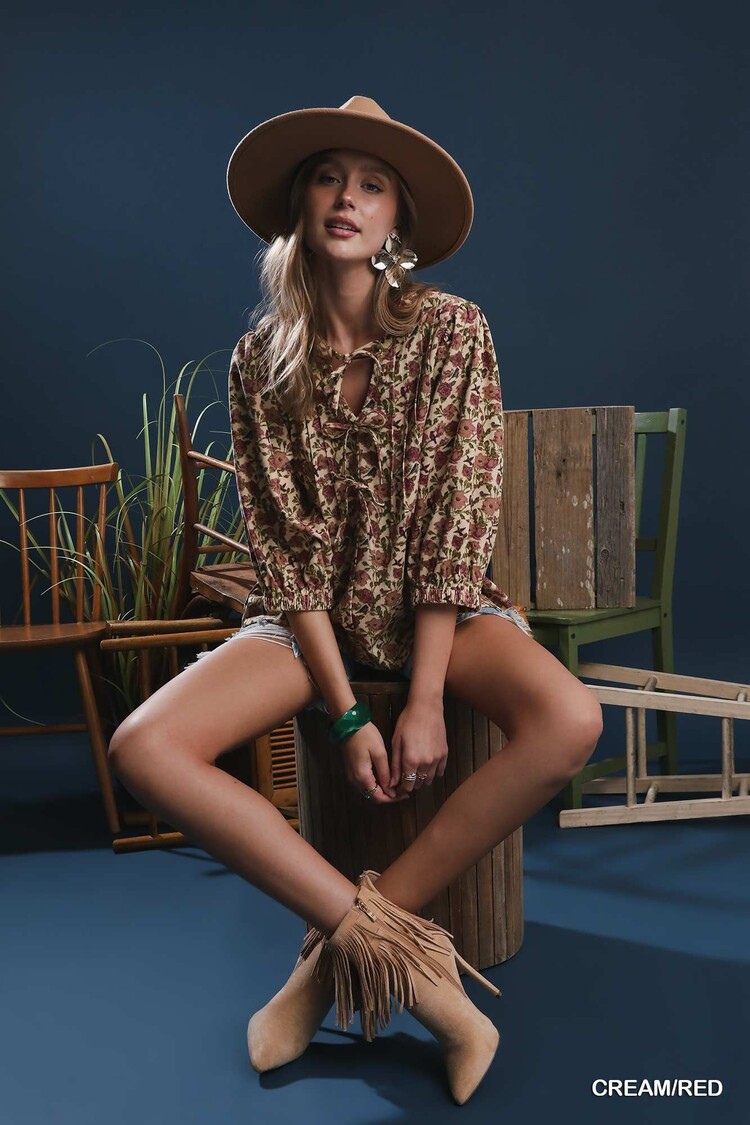 Umgee Vintage Floral Pintuck Blouse Cream L