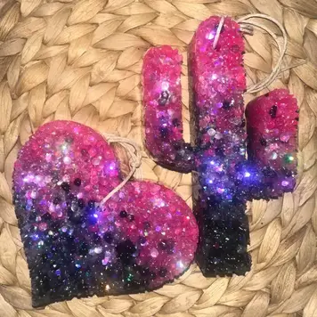 Leafcutter Candle Co. Strawberry Leather Freshie - Ombre Heart