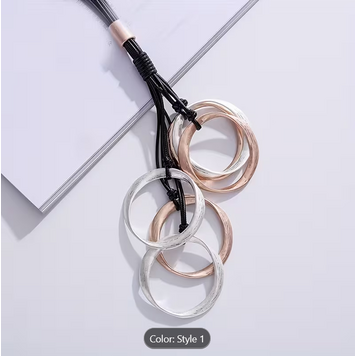 Vintage-inspired Hollow Circle Pendant Necklace