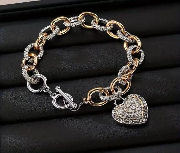 Chunky Chain O-Link Heart Bracelet