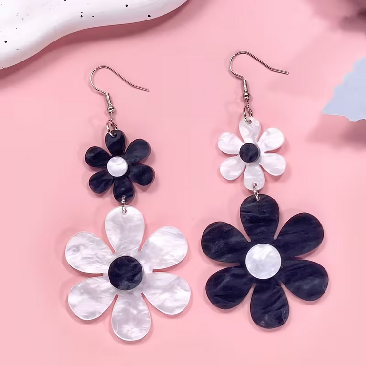 Bohemian Retro  Acrylic Flower Earrings - Black and White