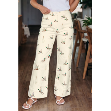 Stylish Mallard Printed Cuffed Hem Shift Jeans
