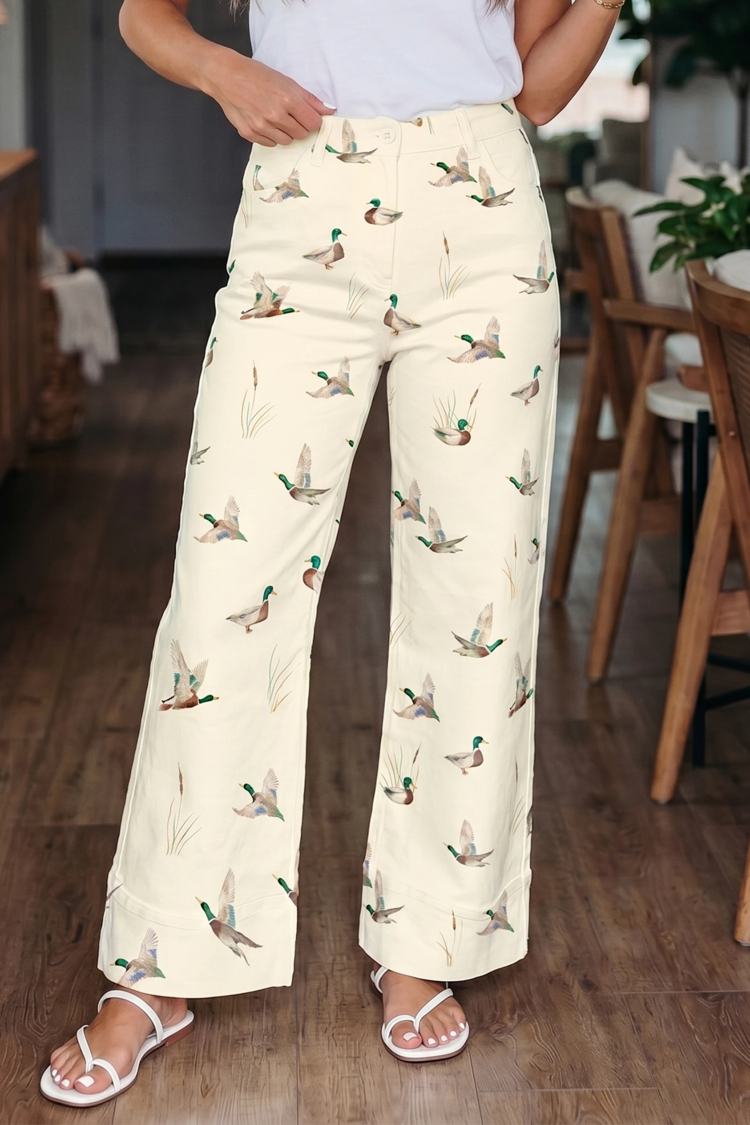 Stylish Mallard Printed Cuffed Hem Shift Jeans