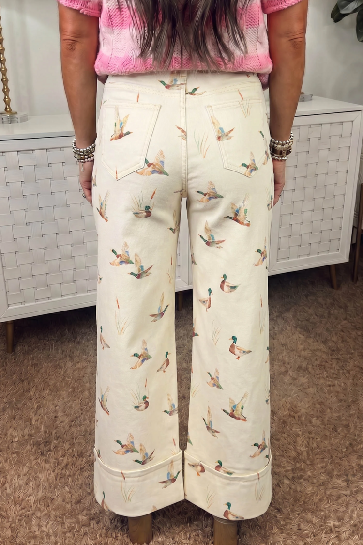 Stylish Mallard Printed Cuffed Hem Shift Jeans
