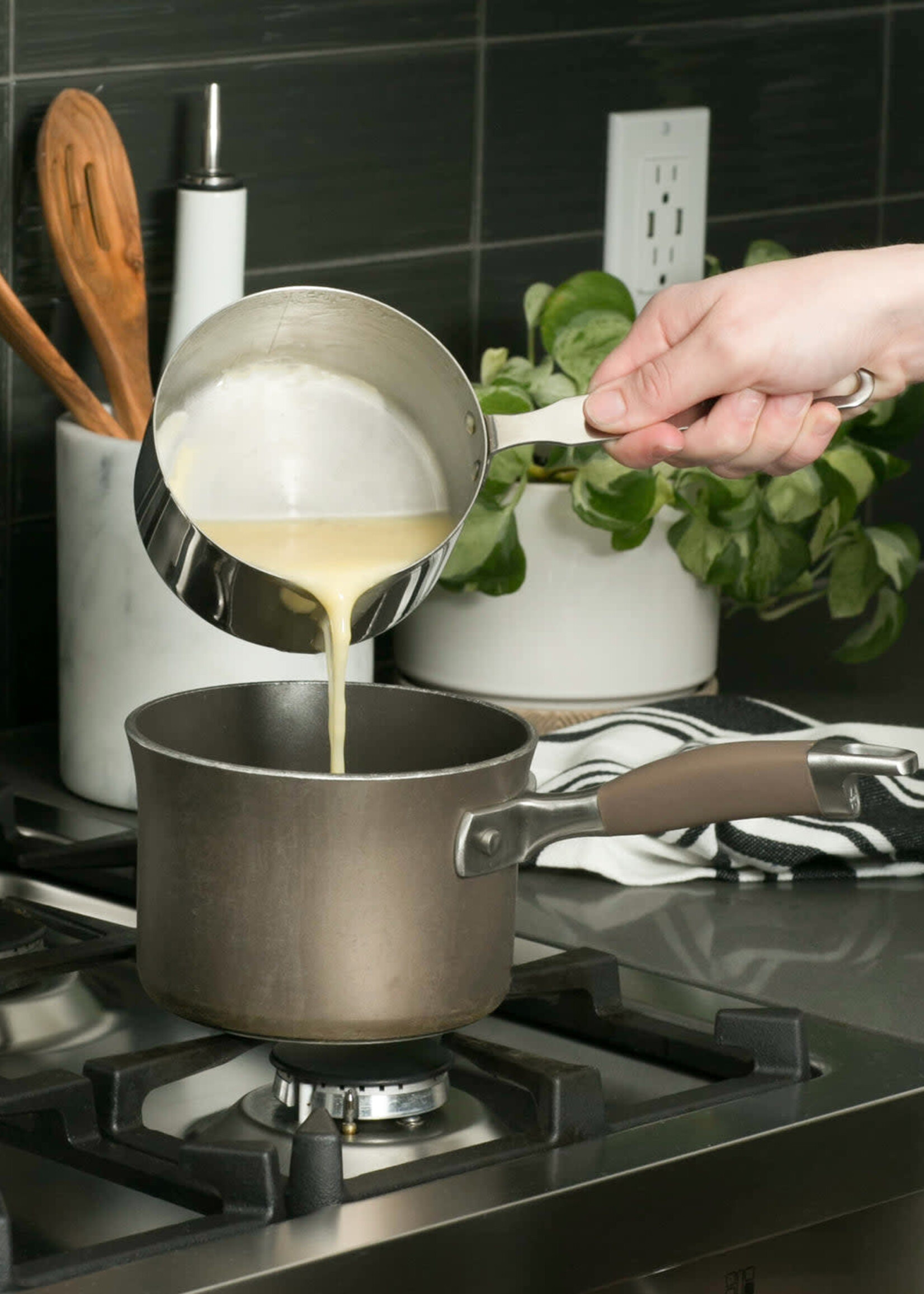 Measuring Pan 3 Cup Endurance