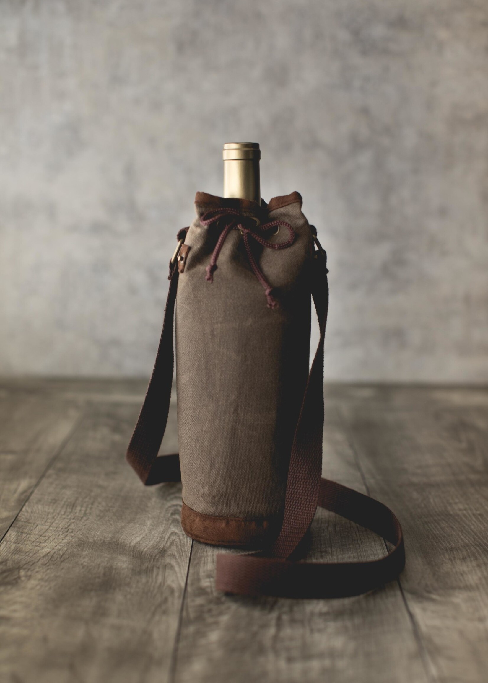 Picnic Time Waxed Canvas Wine Tote - Khaki Green