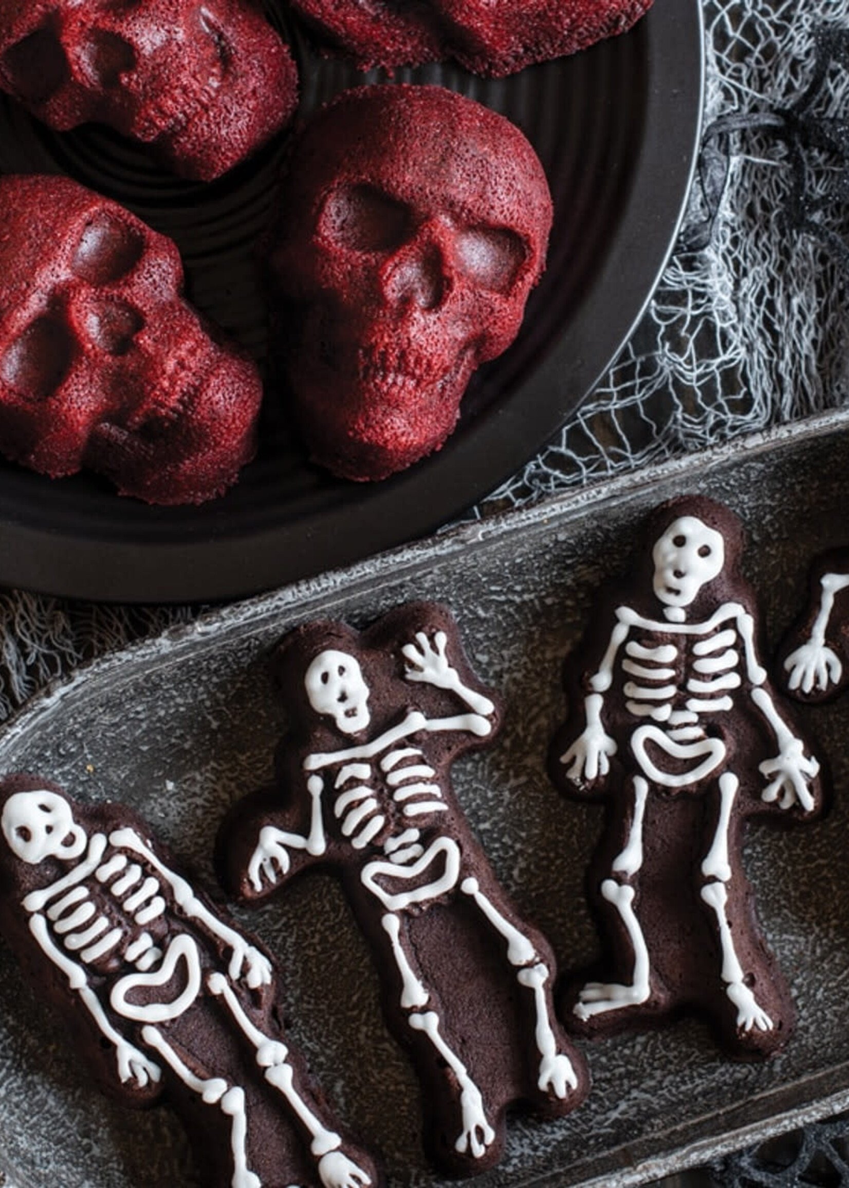 Nordic Ware Spooky Skeleton Cakelet Pan