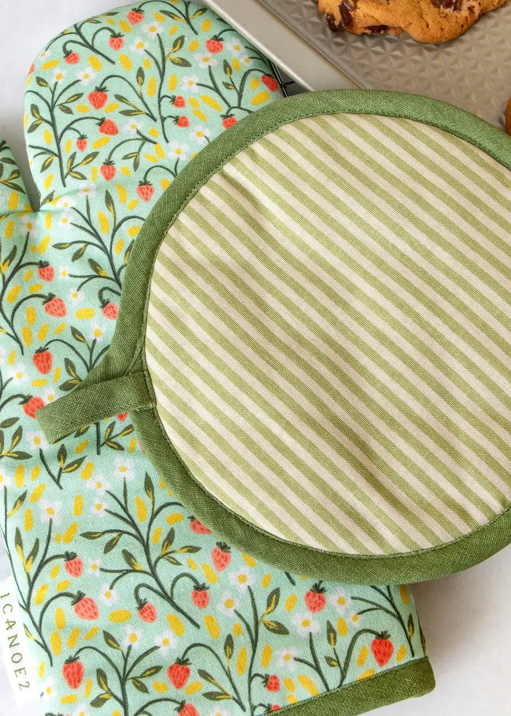1Canoe2 Letterpress Strawberry Meadow Pot Holder Set