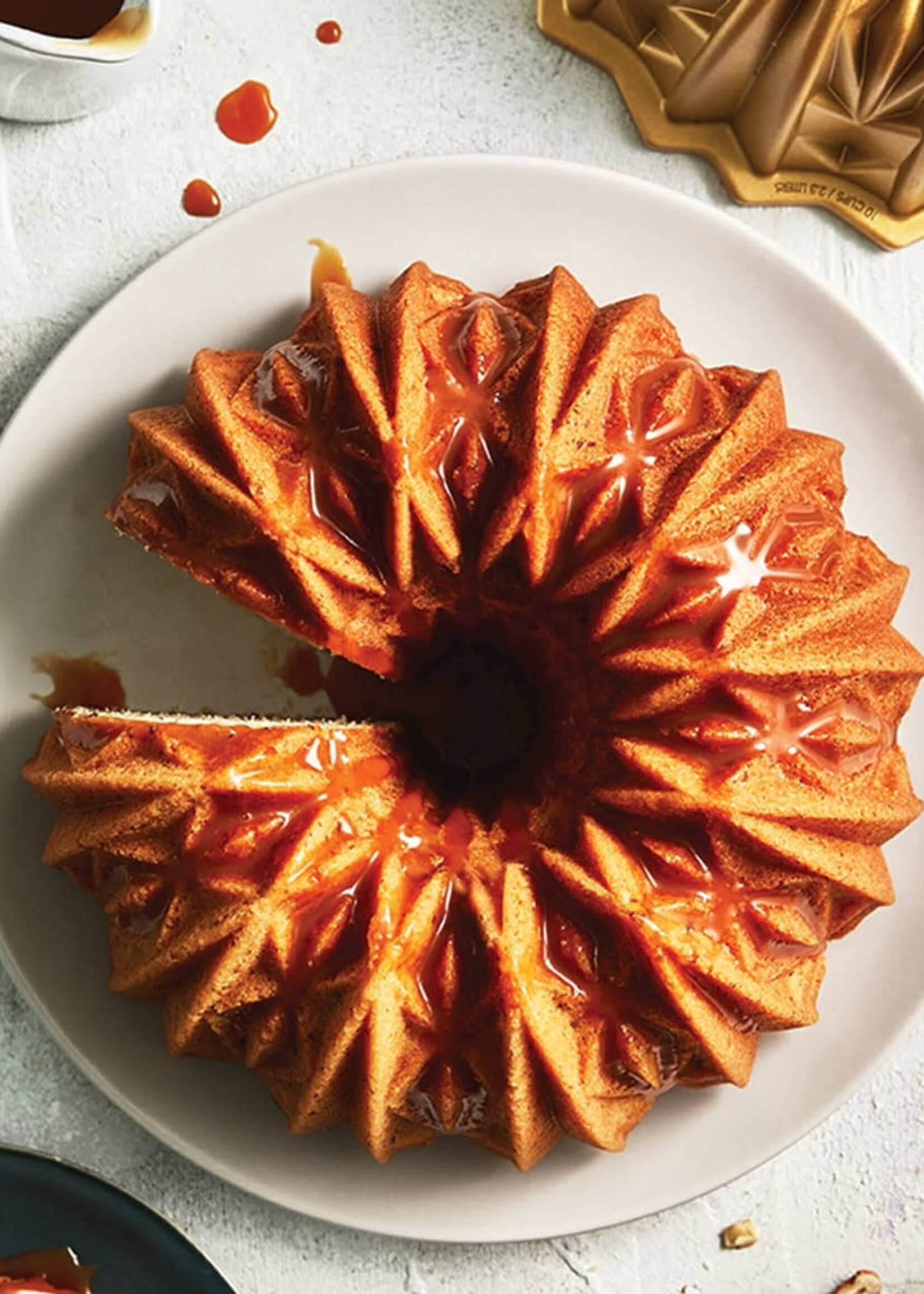 Nordic Ware Cut Crystal Bundt Pan