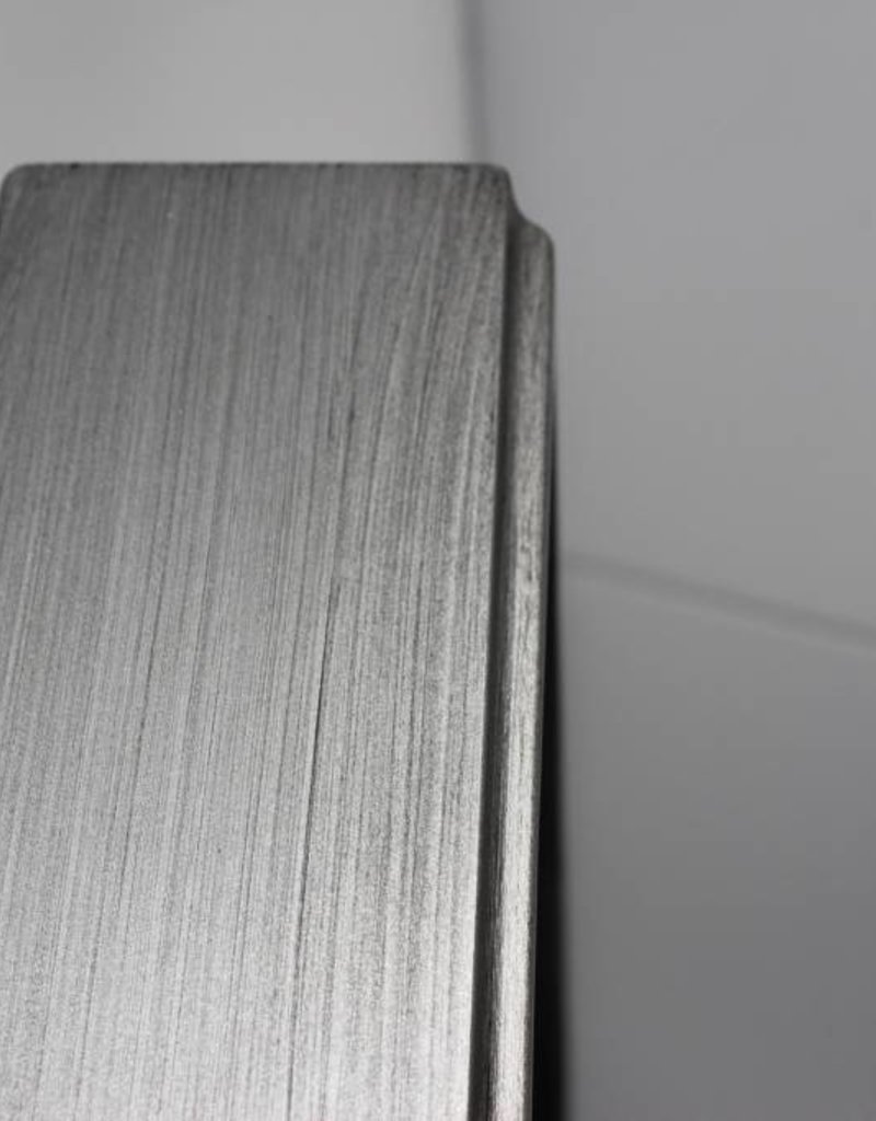 silver/Gray Metal Flag Case 5x9.5'