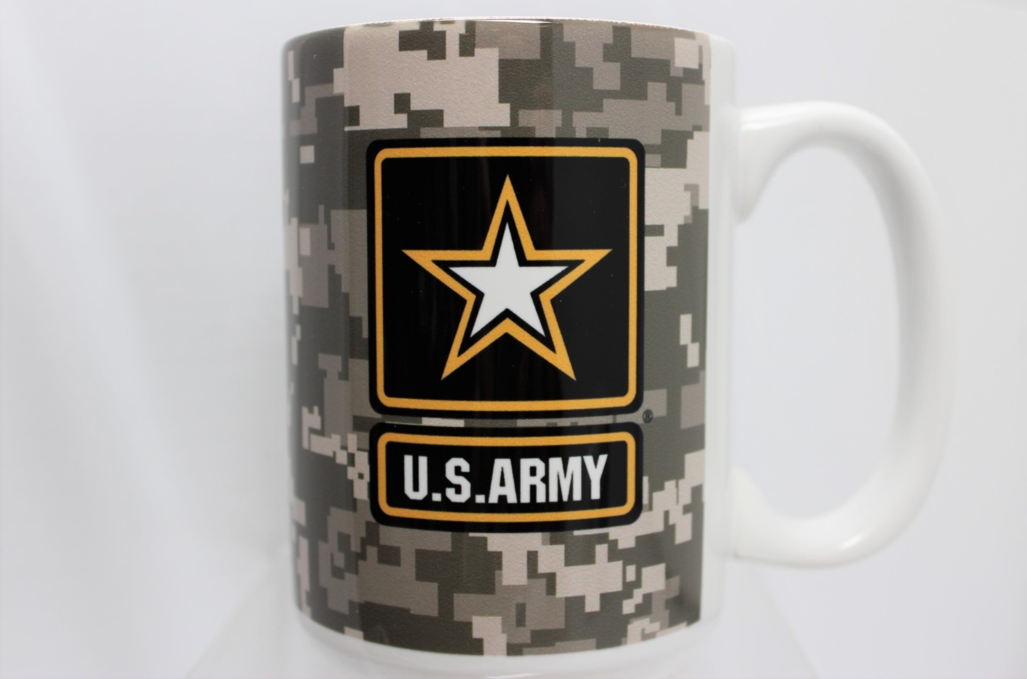 https://cdn.shoplightspeed.com/shops/617942/files/58155660/army-15-oz-mug.jpg