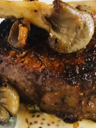 Recipe: Filet Mignon With Cream Sauce & Mushrooms