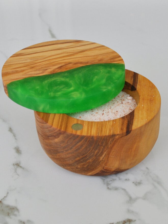 naturally-med-olive-wood-salt-