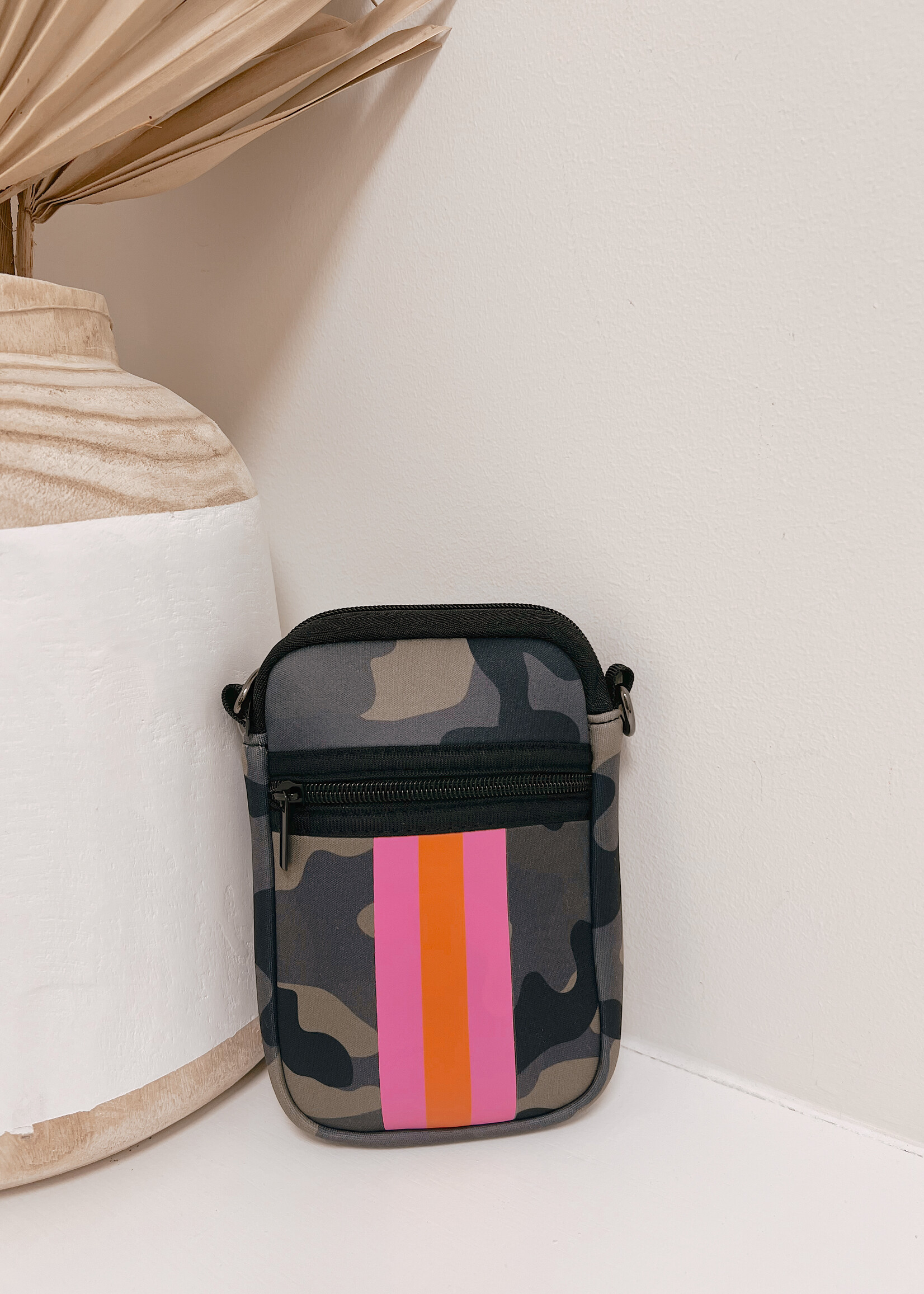 The GiGi Cellphone Crossbody
