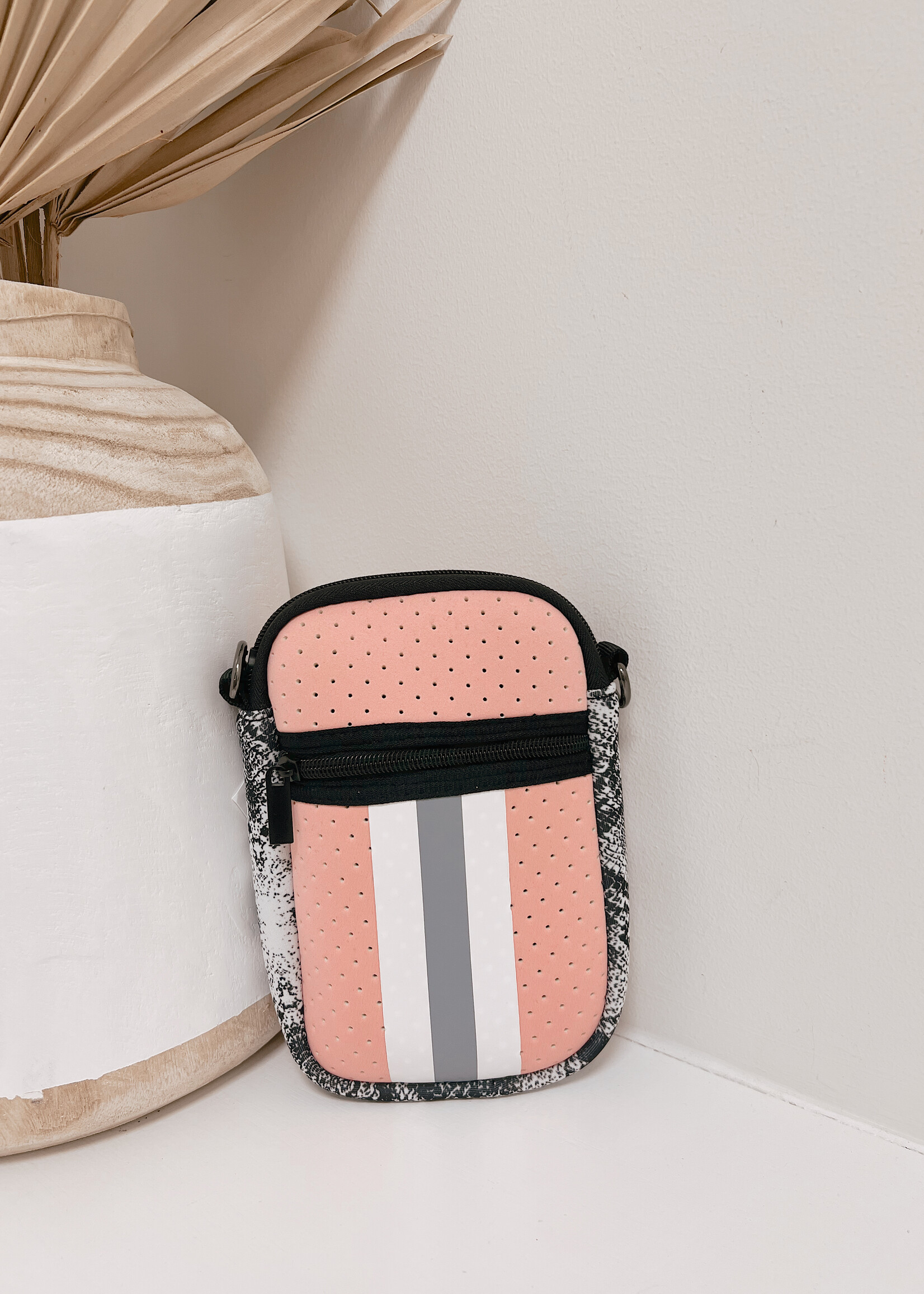The GiGi Cellphone Crossbody