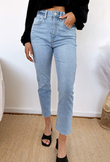 Alba Classic Slim Straight Jean