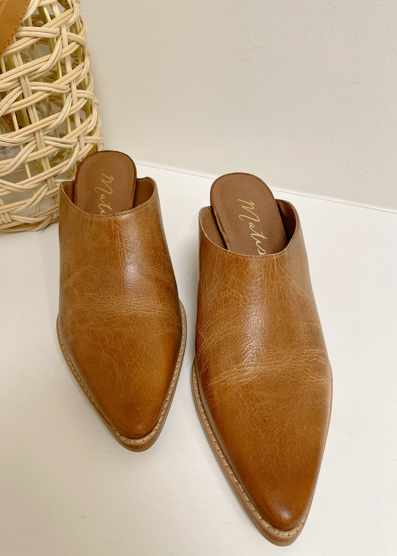 Matisse Cammy Pointed Toe Mule