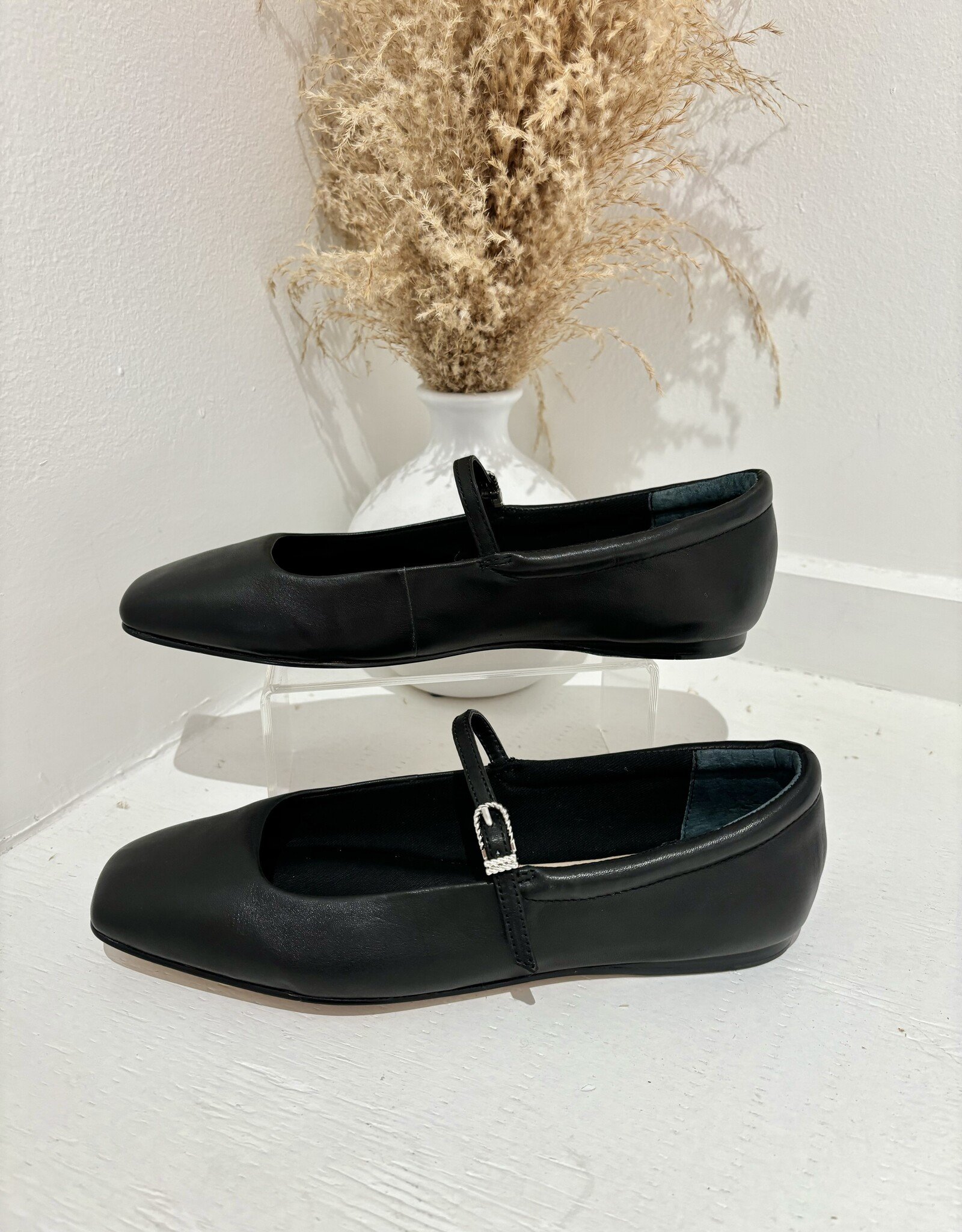 Dolce Vita Reyes Leather Ballet Flat