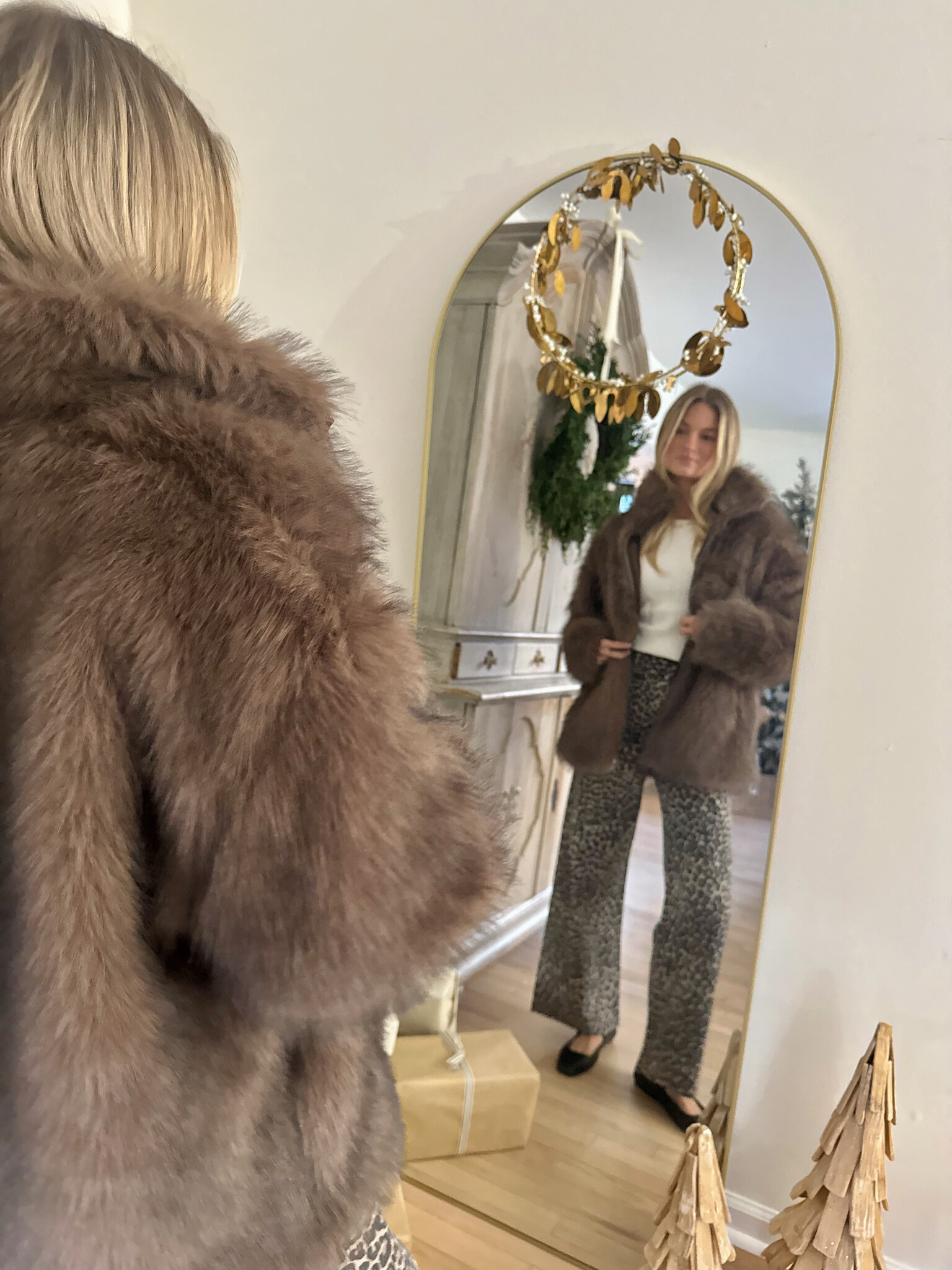 Oversized fluffy coat deals