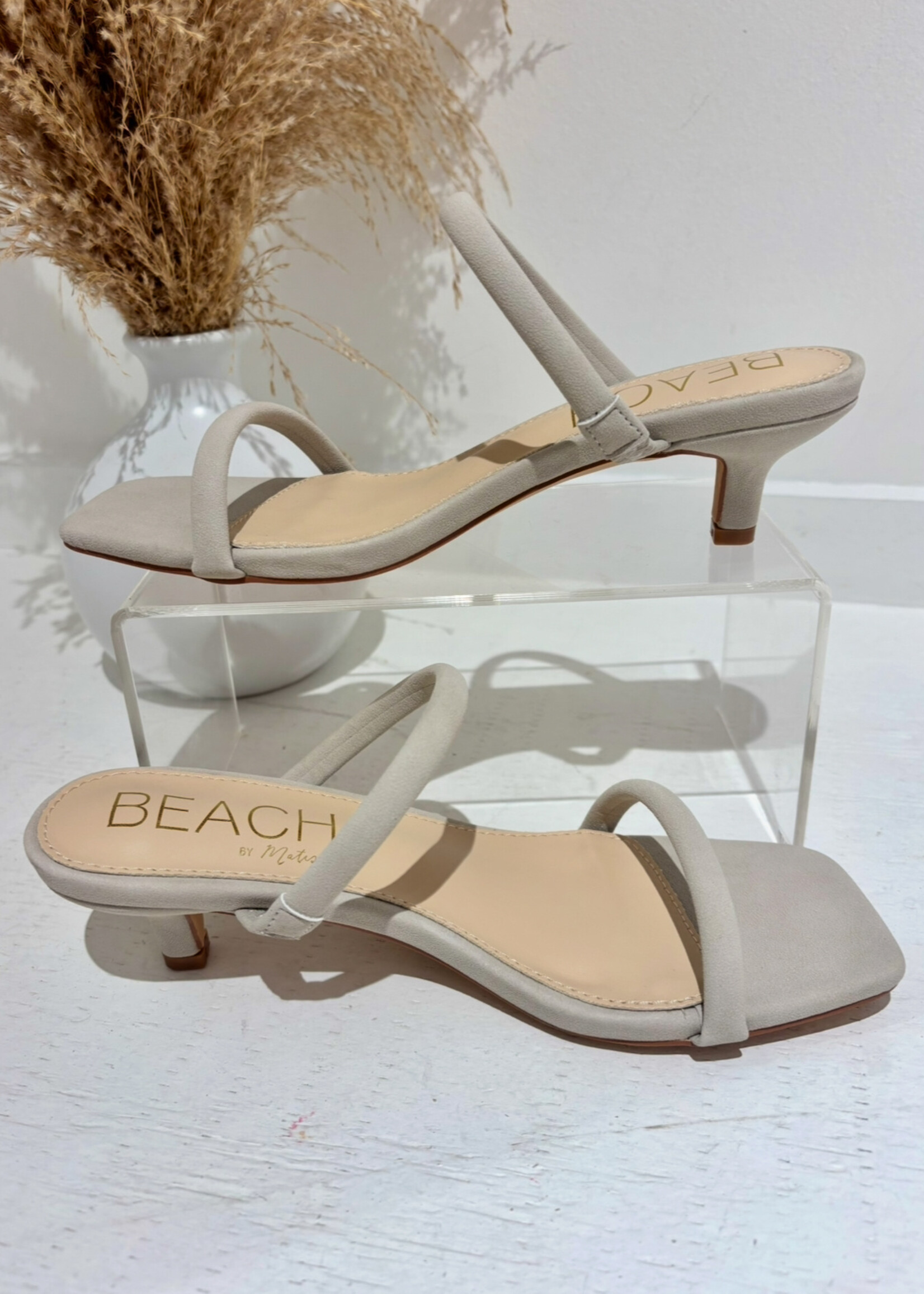 Jeanne Kitten Heel